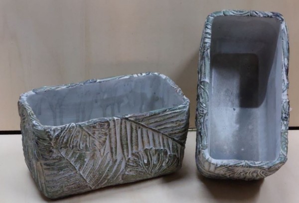 Keramik-Beton-Jardiniere mit Blattmuster